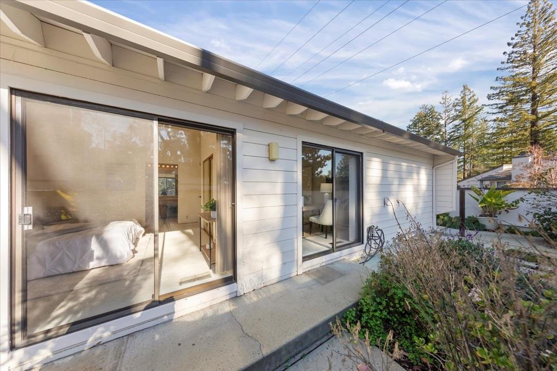 100 Strathmore Place