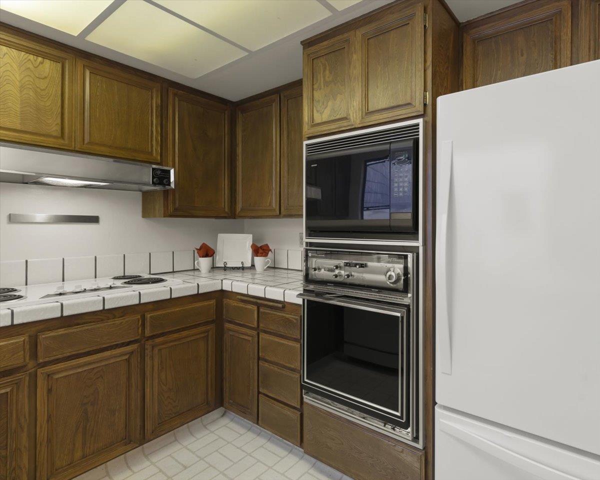 100 Strathmore Place