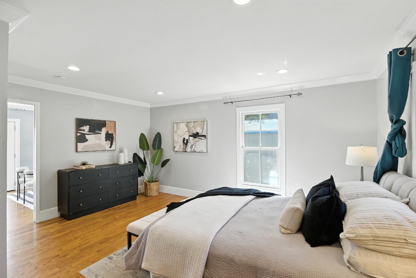 1830 Heatherdale Avenue