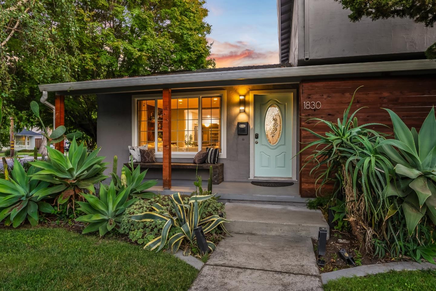 1830 Heatherdale Avenue