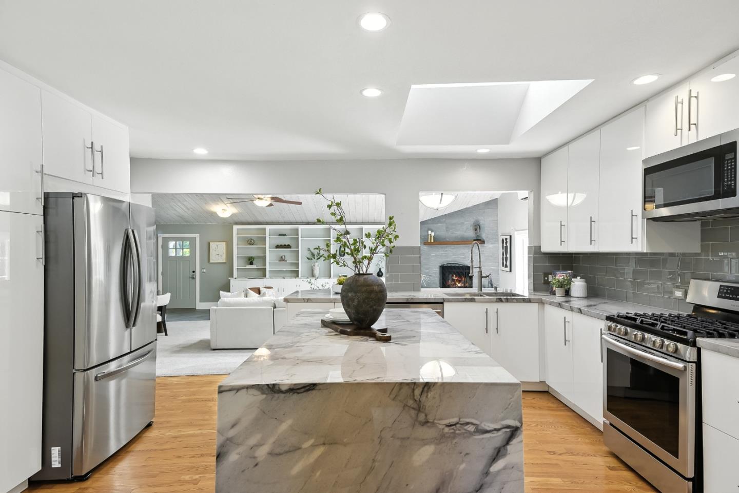 1830 Heatherdale Avenue