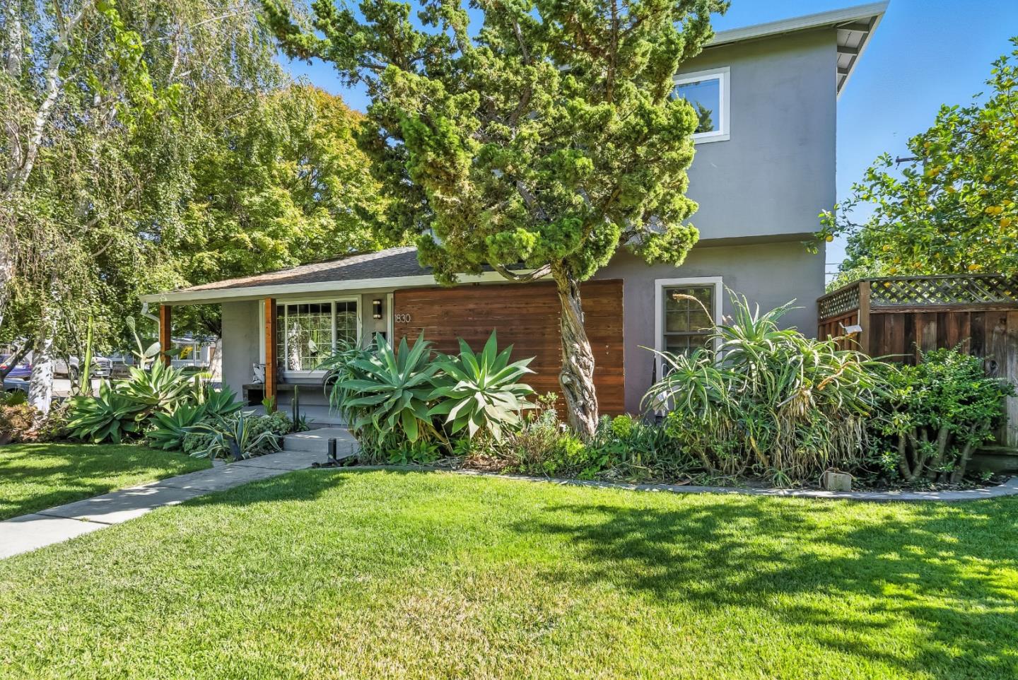 1830 Heatherdale Avenue