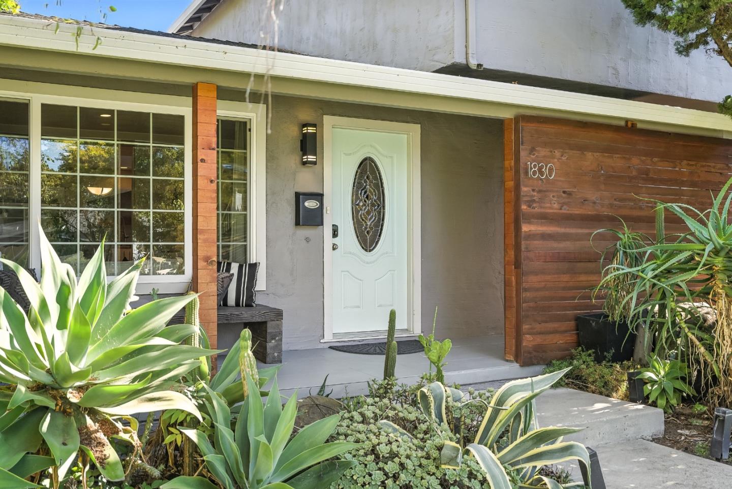 1830 Heatherdale Avenue