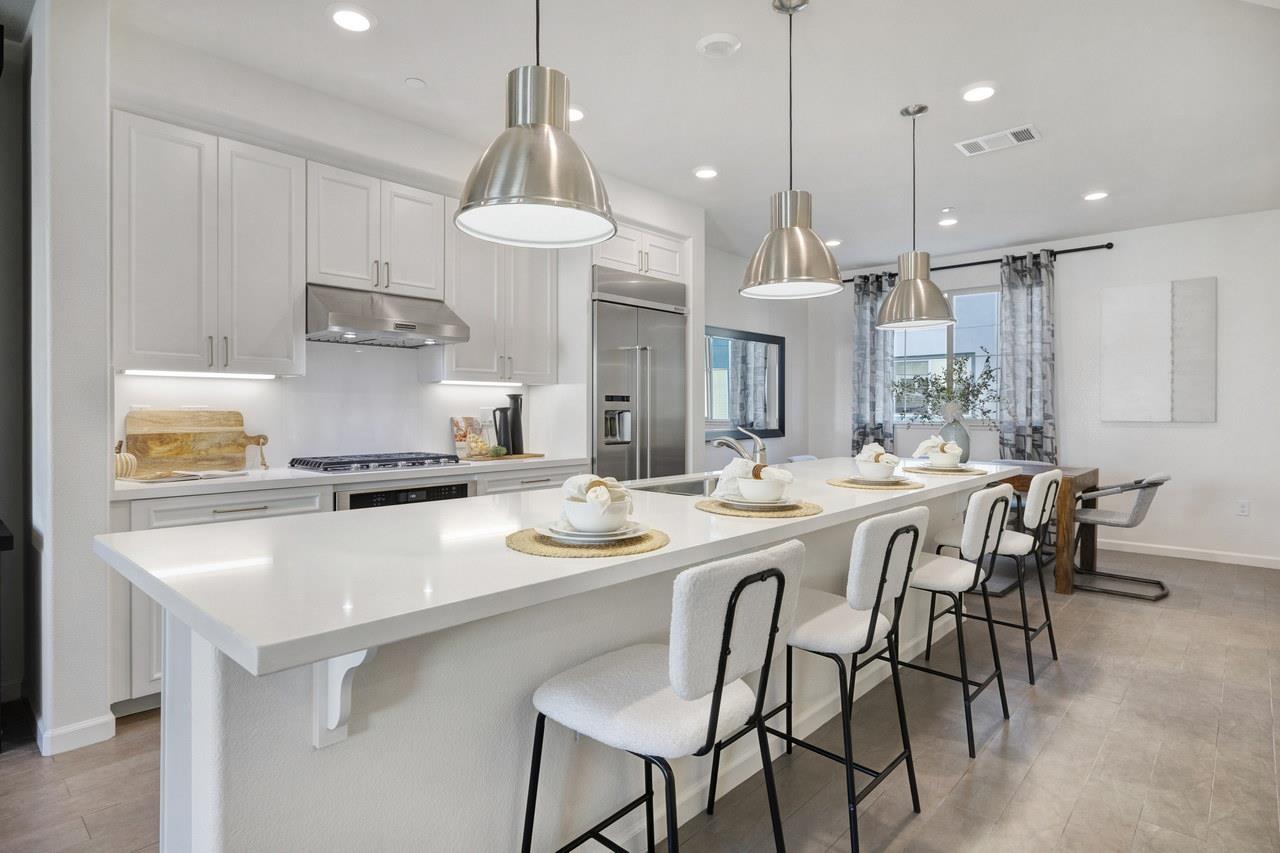 3092 Manuel Street 4