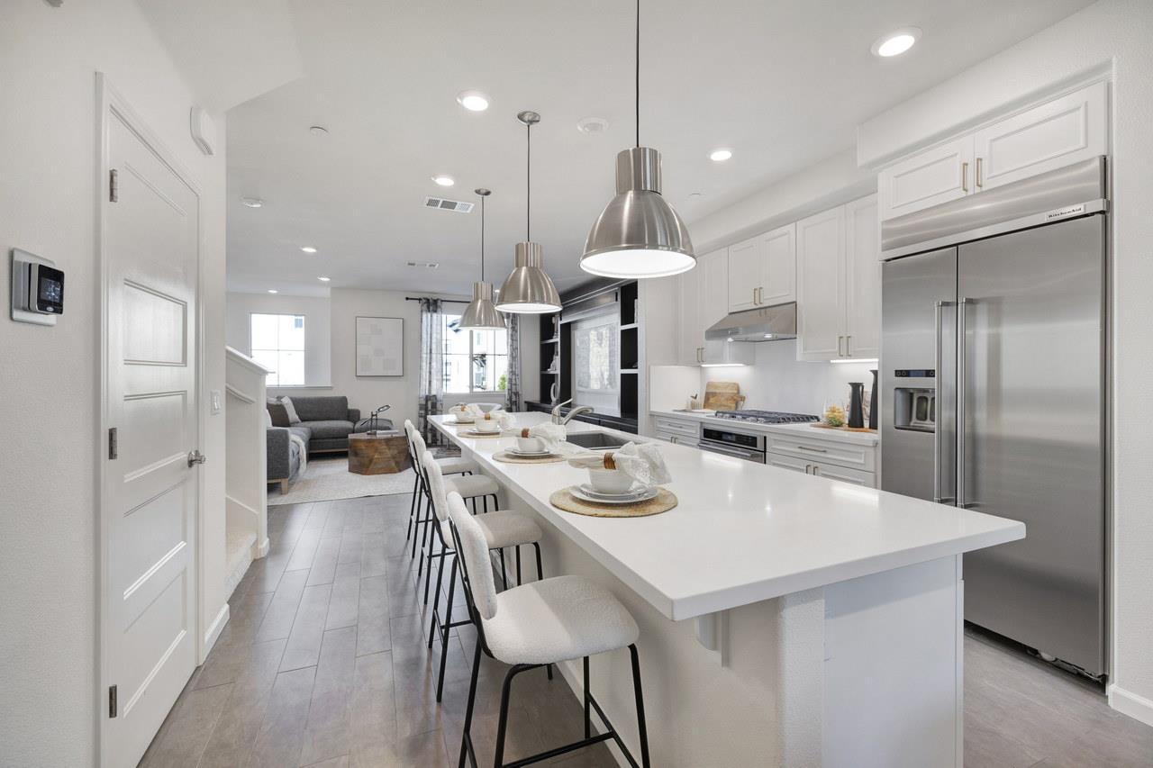 3092 Manuel Street 4