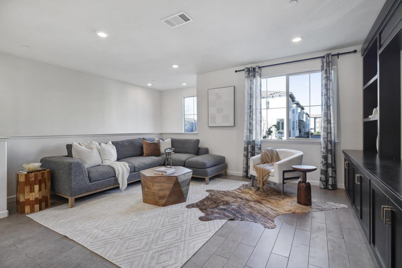 3092 Manuel Street 4