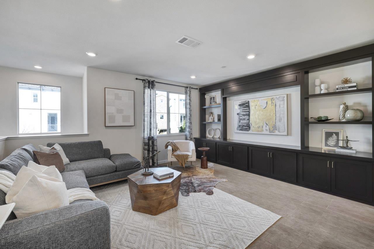 3092 Manuel Street 4