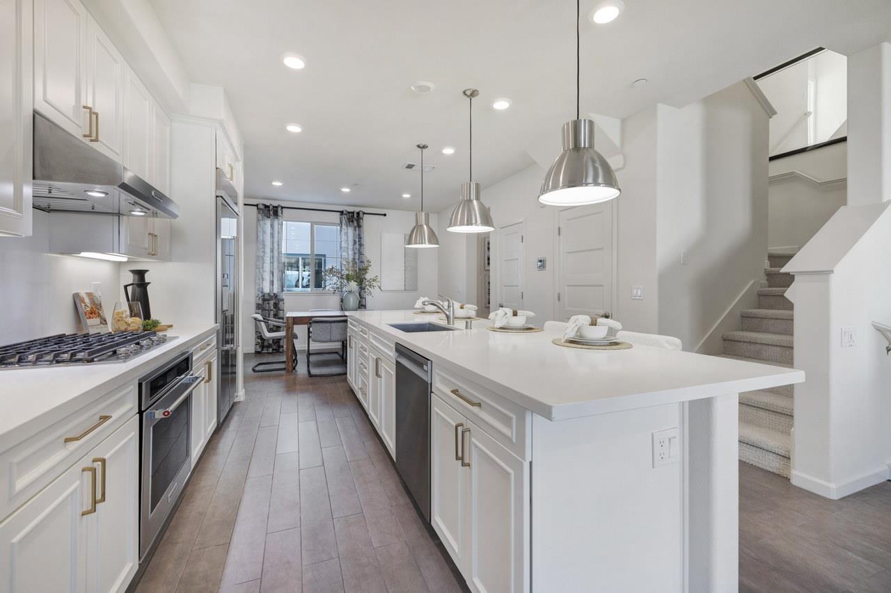 3092 Manuel Street 4