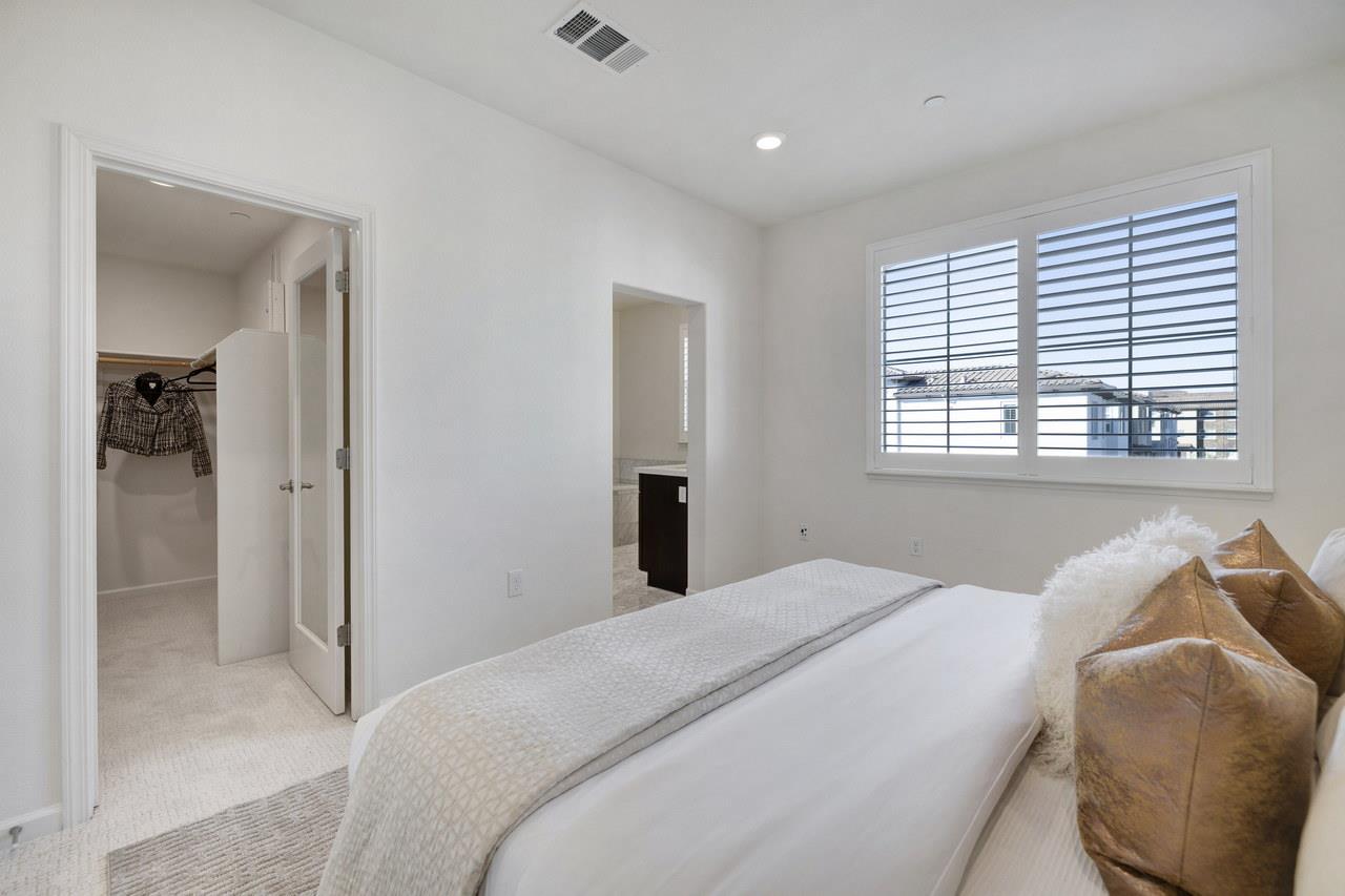 3092 Manuel Street 4