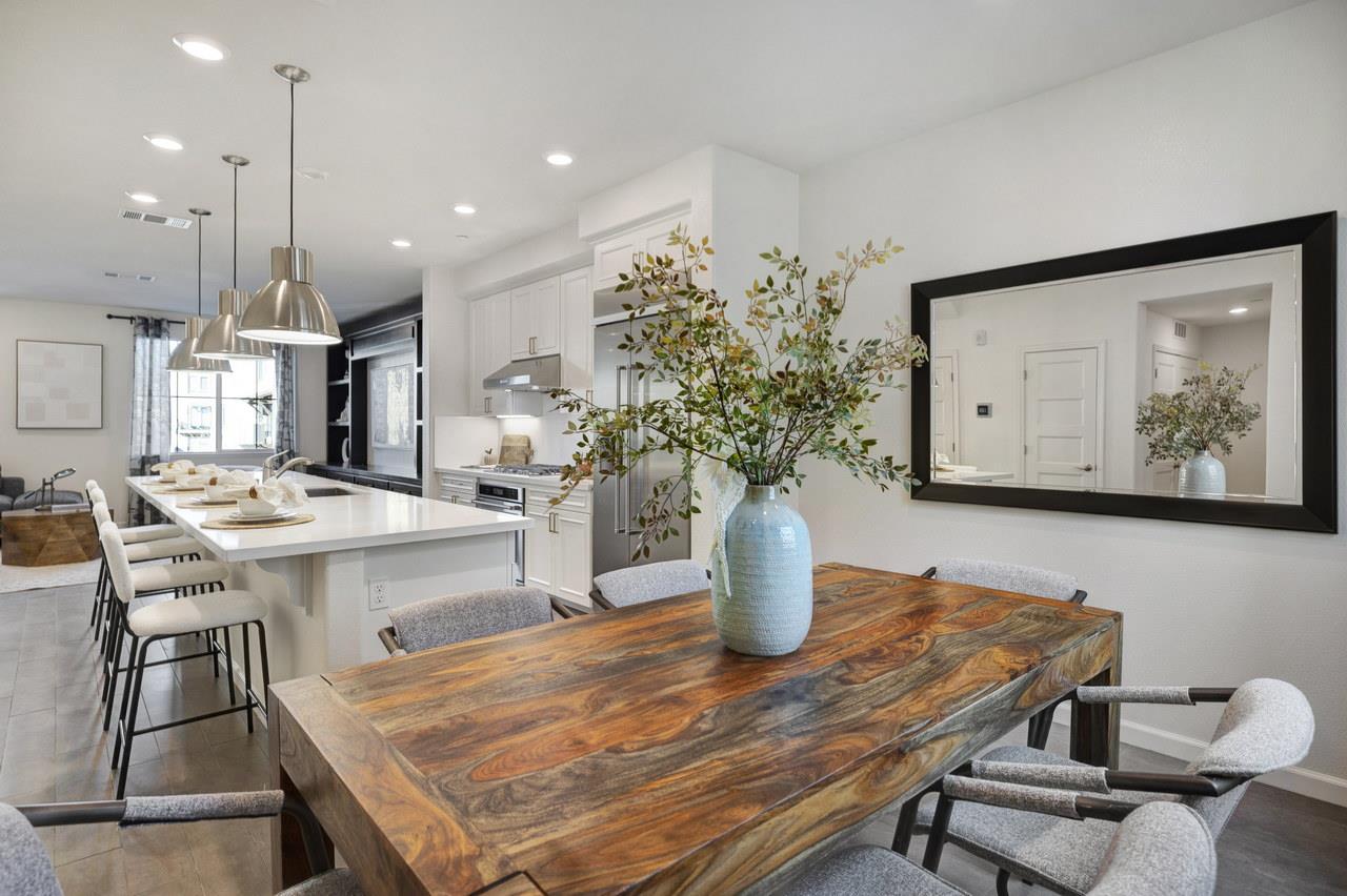 3092 Manuel Street 4