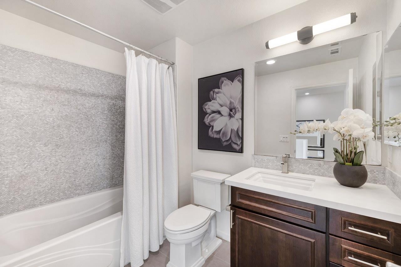 3092 Manuel Street 4