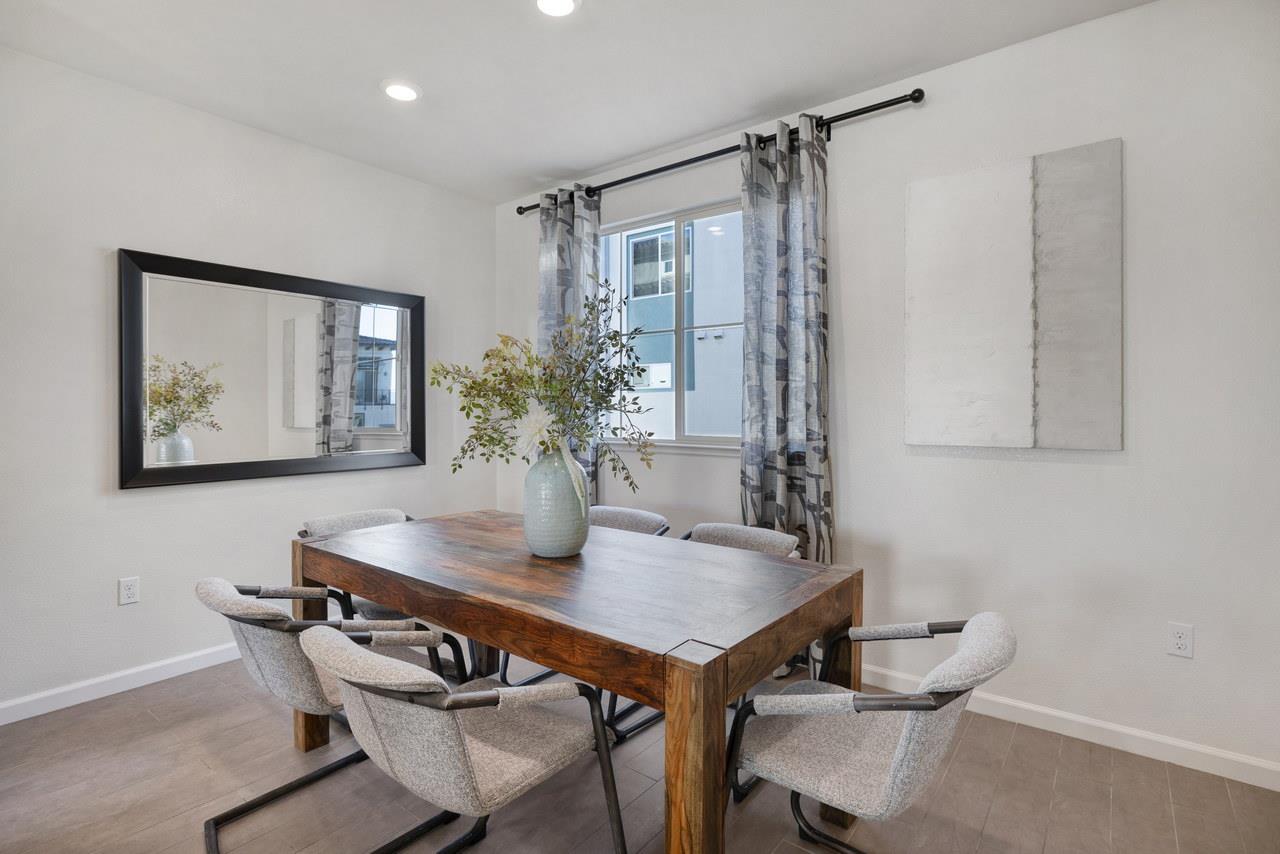 3092 Manuel Street 4