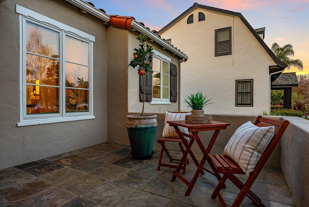 1555 Calaveras Avenue