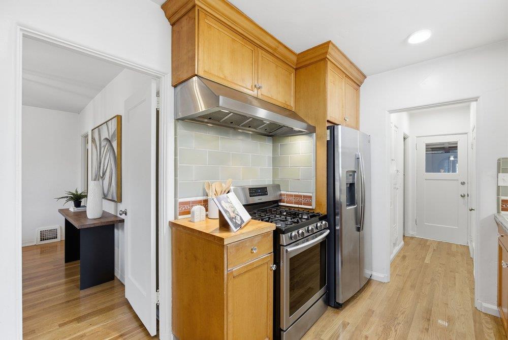 1555 Calaveras Avenue