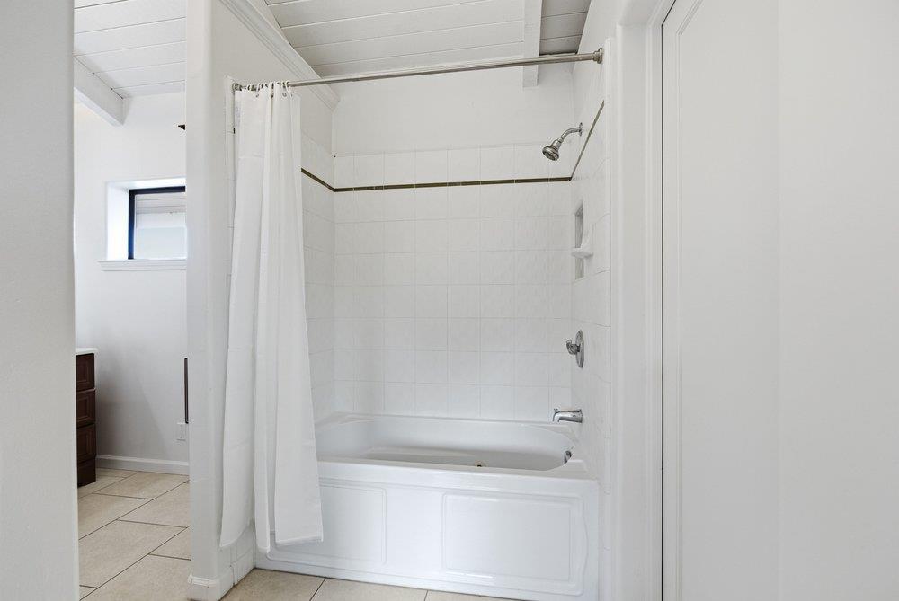 1555 Calaveras Avenue