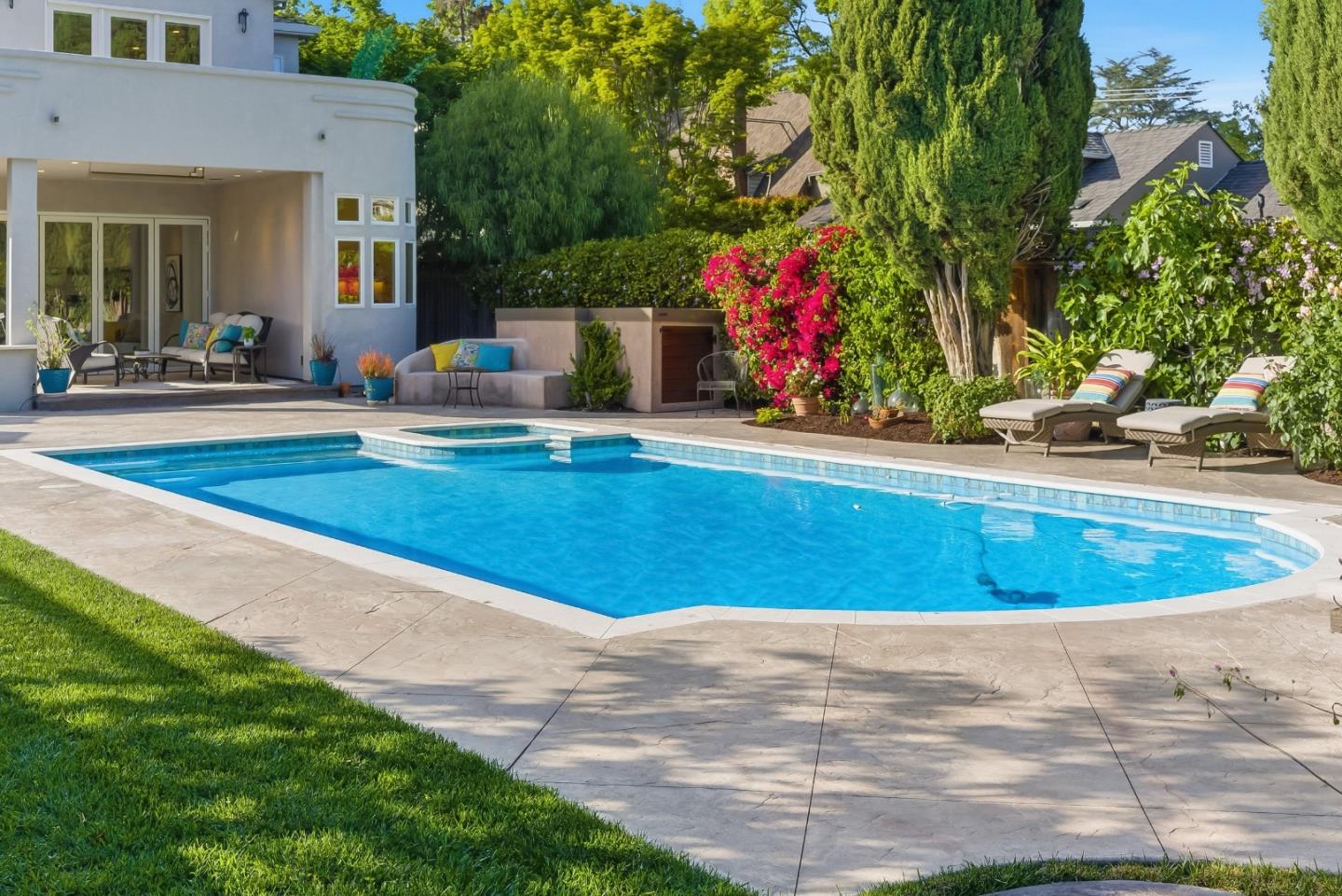 1344 University Avenue