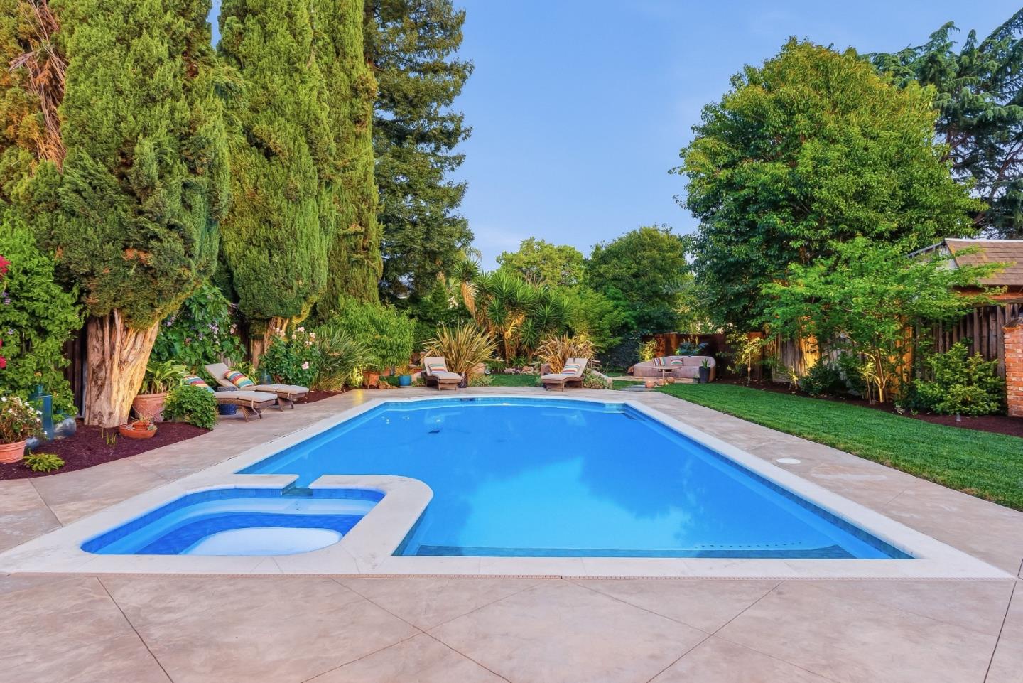 1344 University Avenue