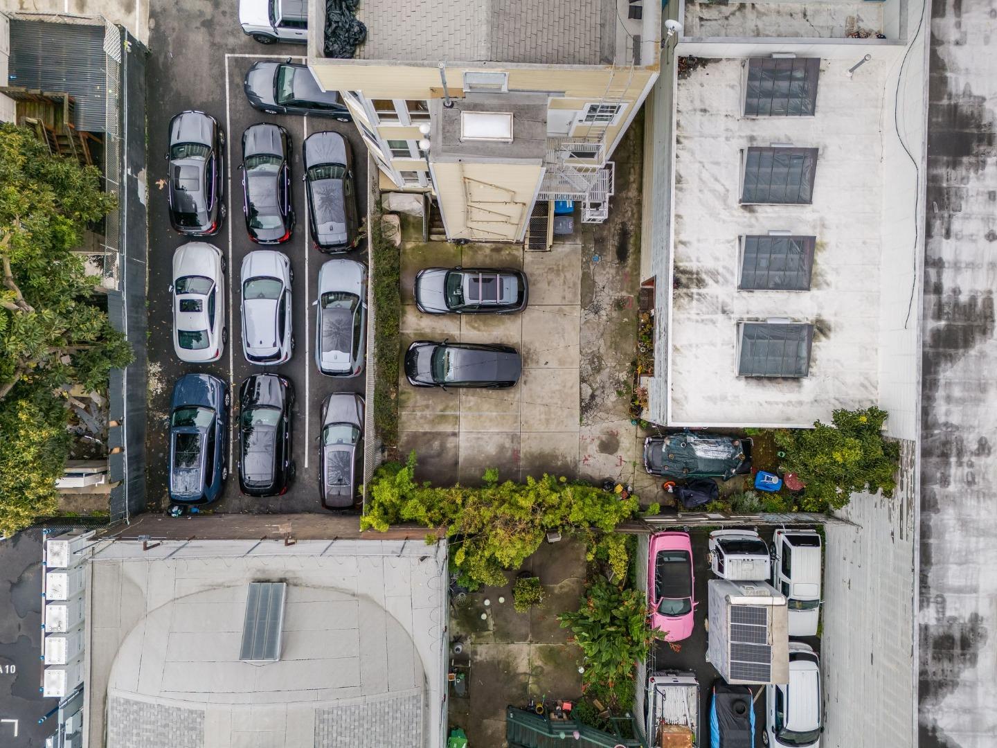 471 South Van Ness Avenue