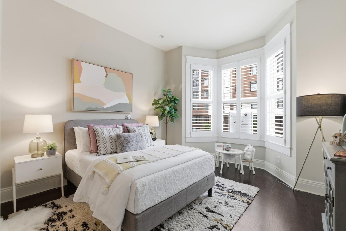 471 South Van Ness Avenue