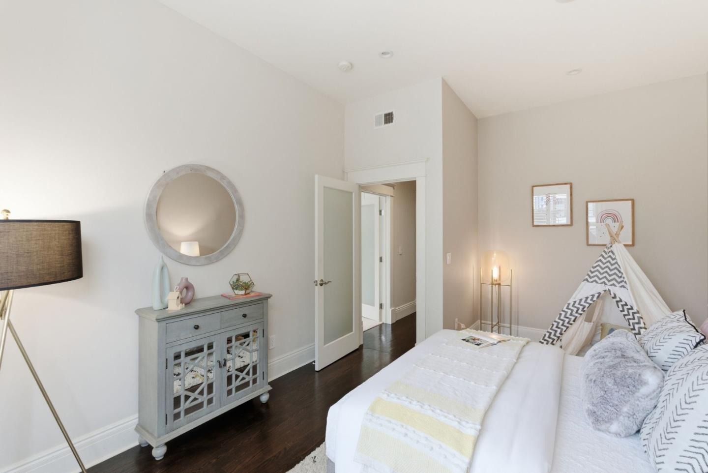 471 South Van Ness Avenue