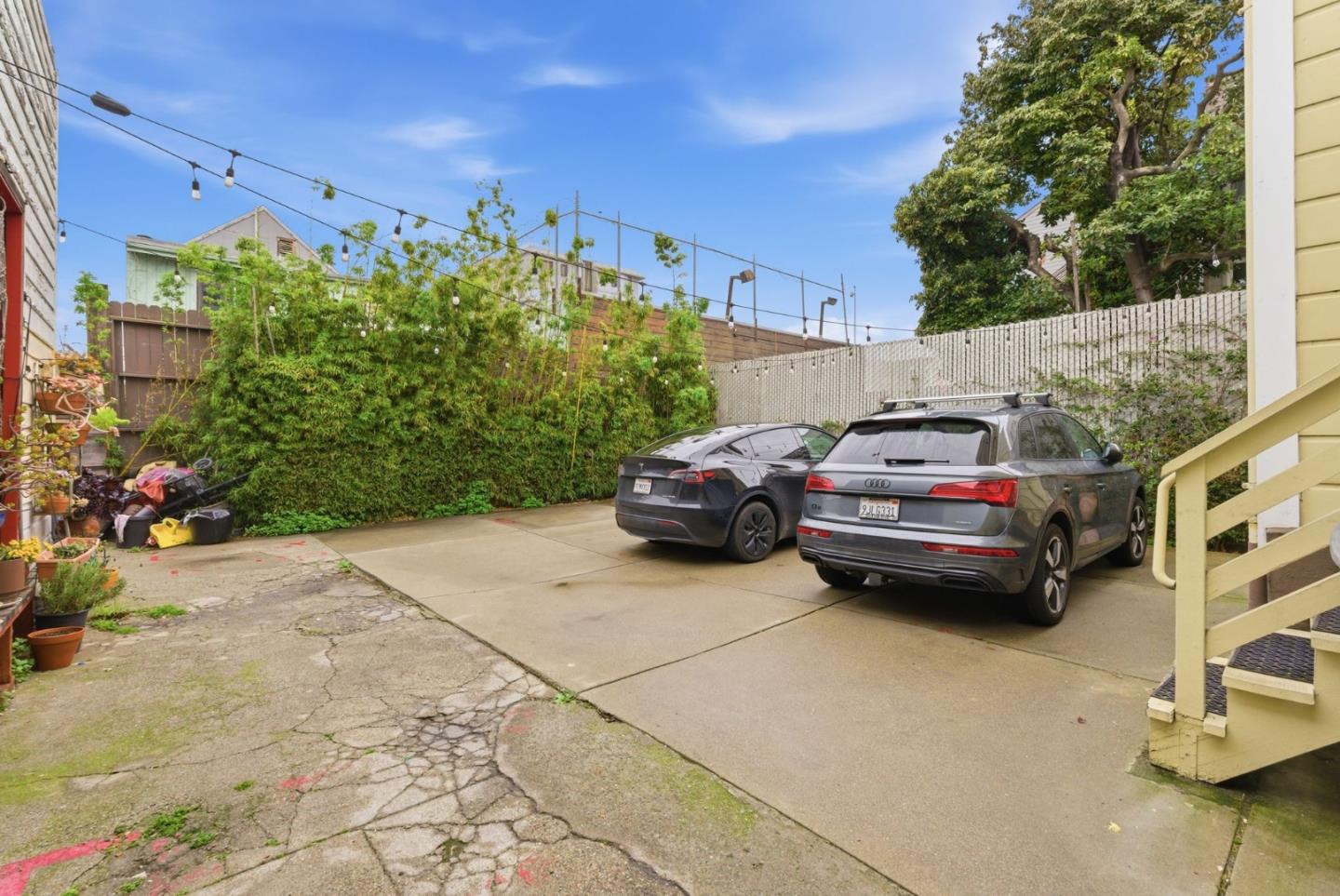 471 South Van Ness Avenue