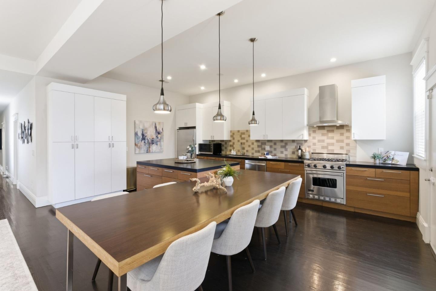 471 South Van Ness Avenue