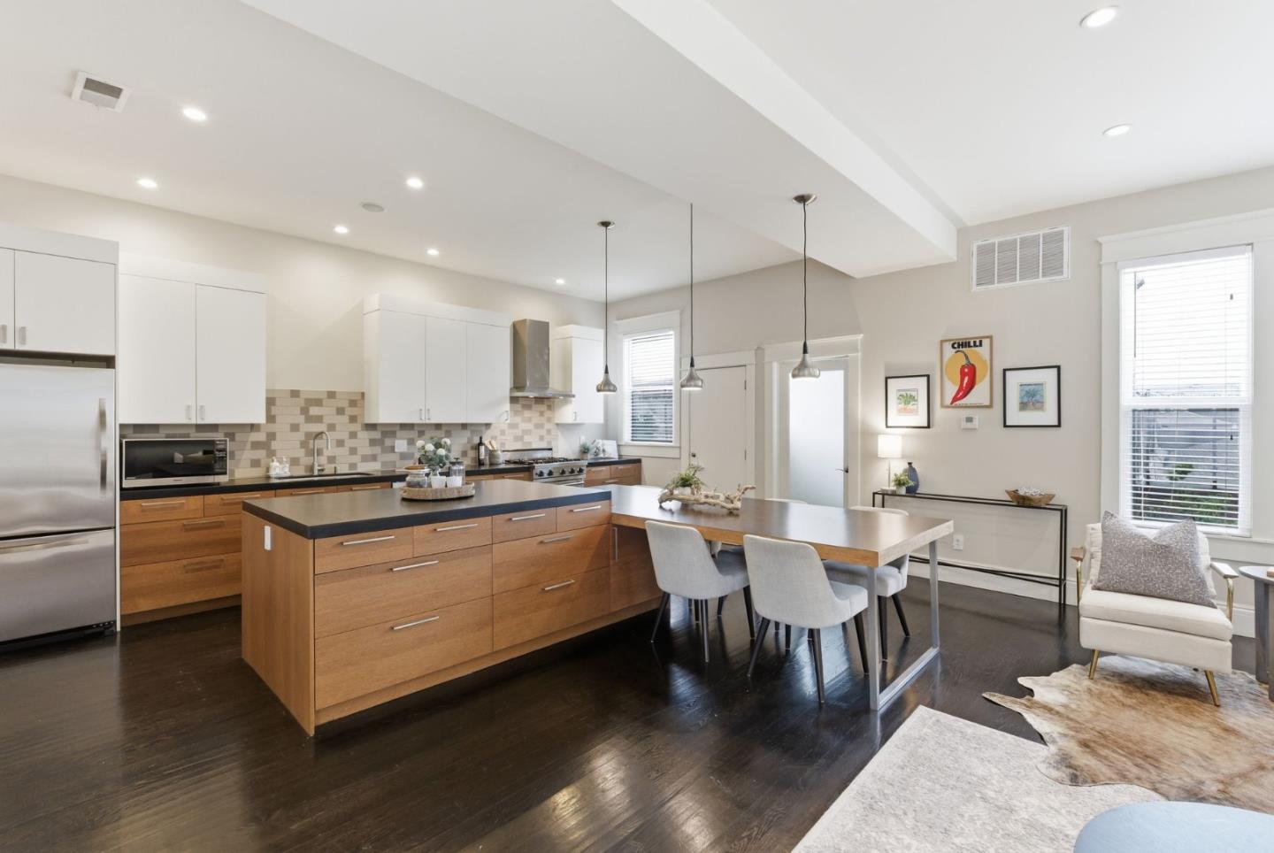 471 South Van Ness Avenue