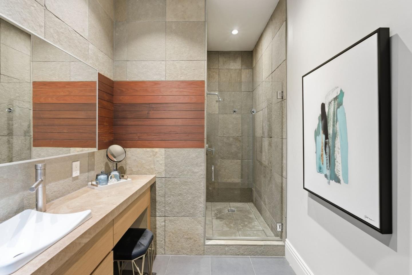 471 South Van Ness Avenue