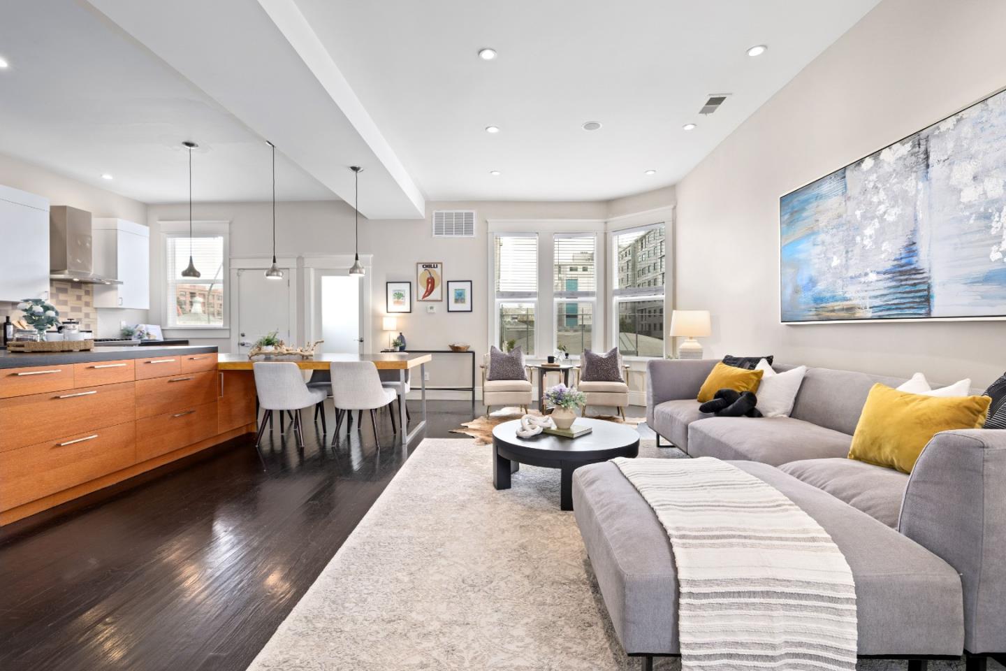 471 South Van Ness Avenue