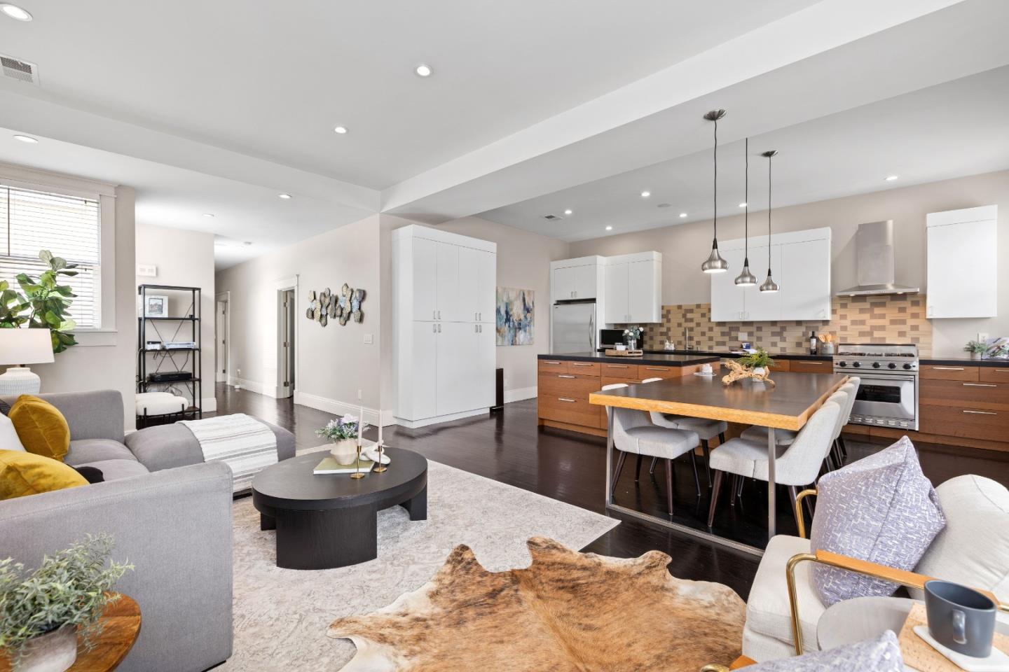 471 South Van Ness Avenue