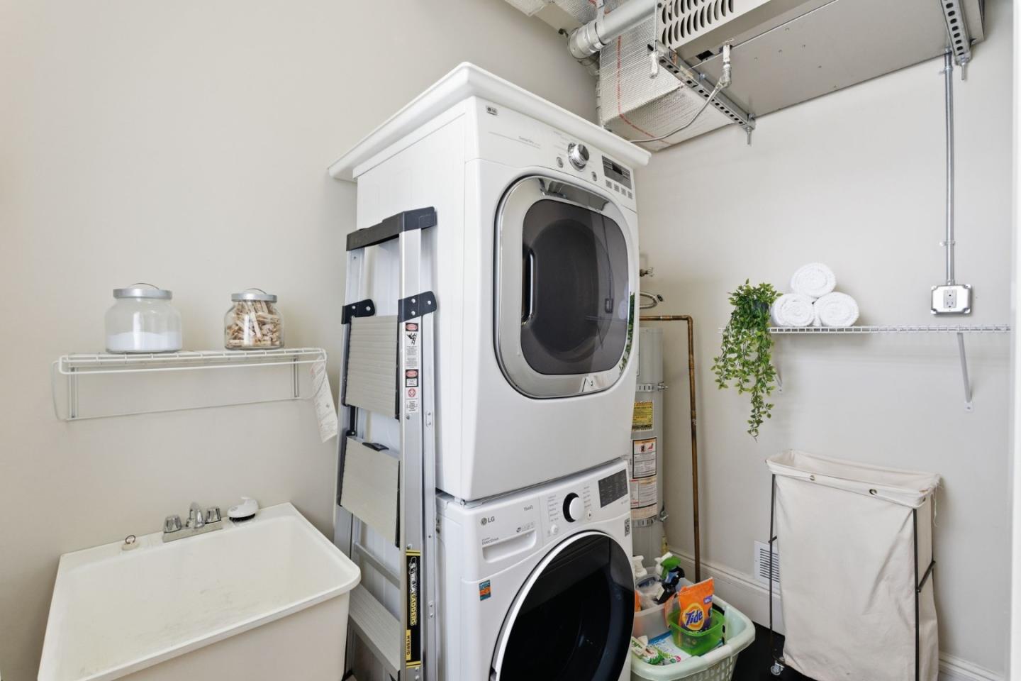 471 South Van Ness Avenue