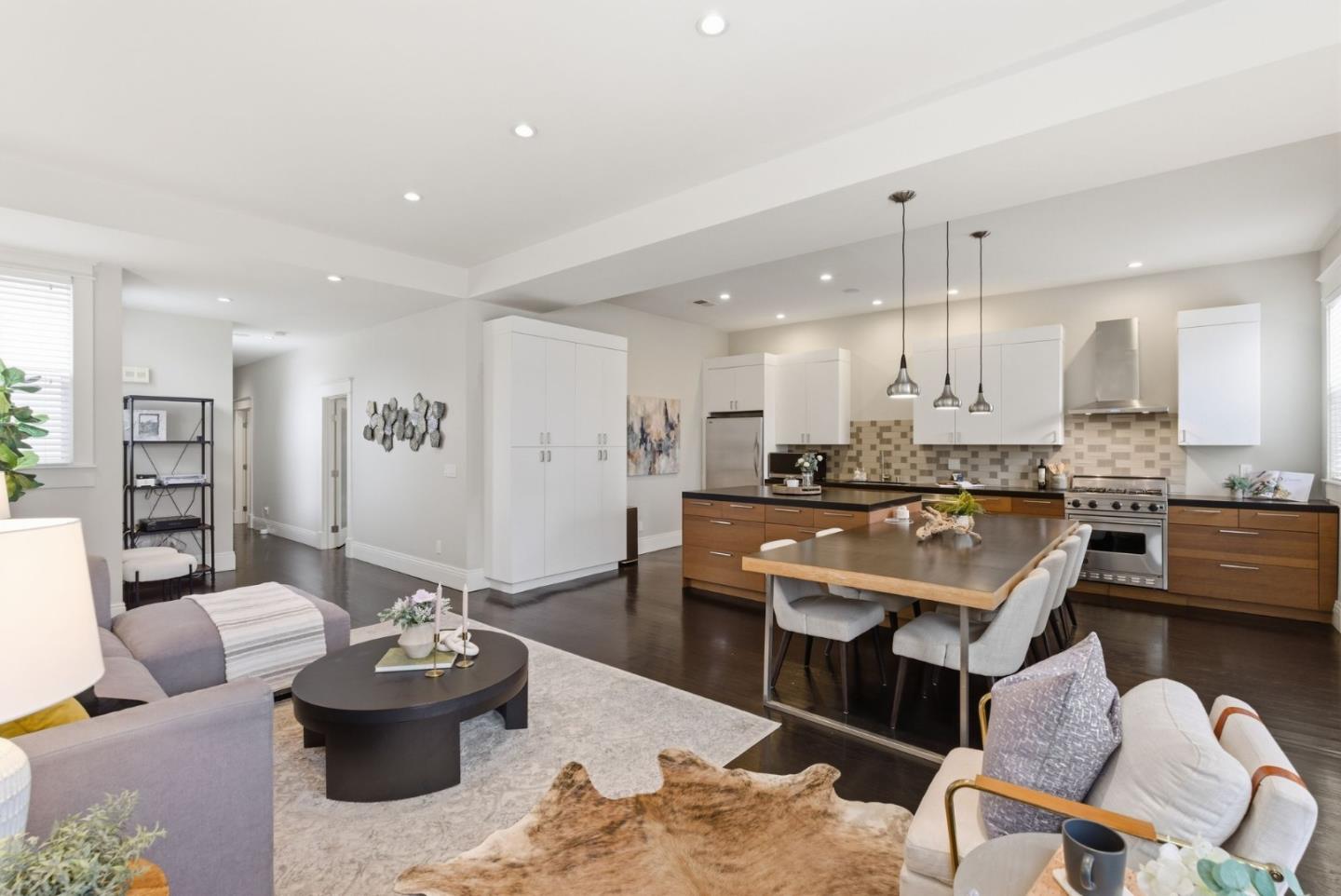 471 South Van Ness Avenue