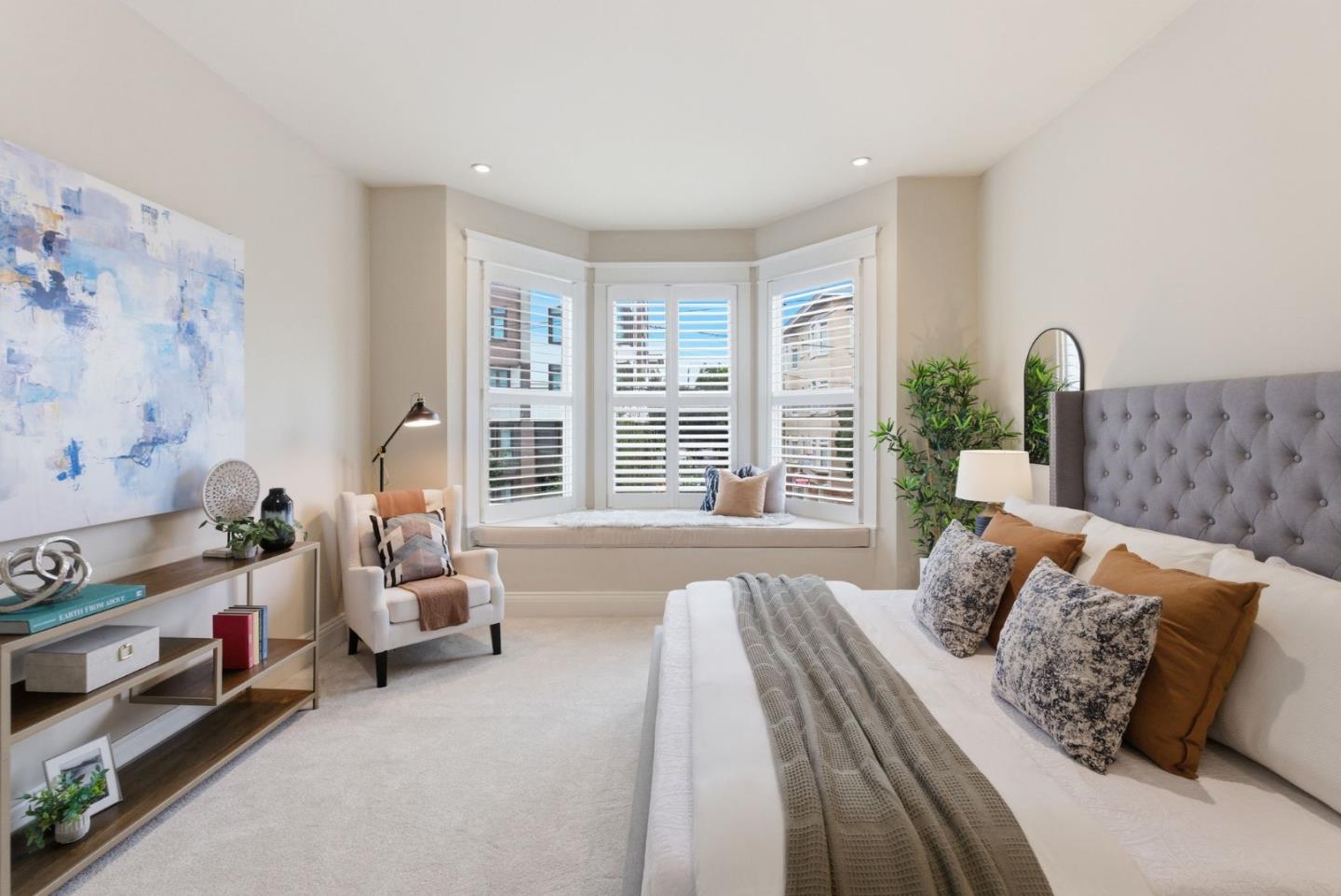 471 South Van Ness Avenue