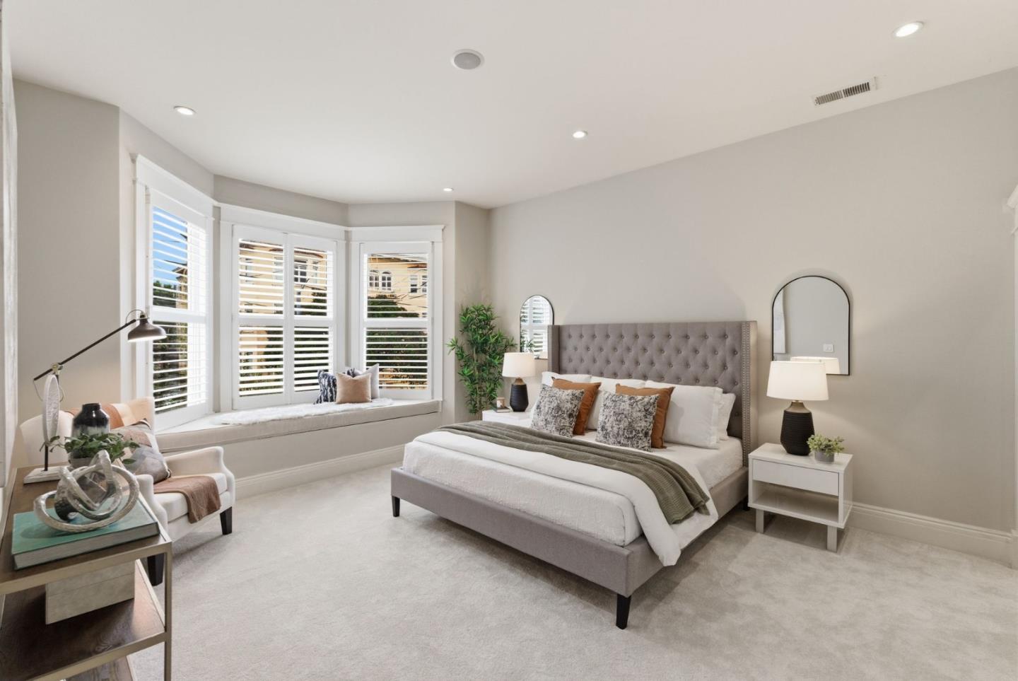 471 South Van Ness Avenue