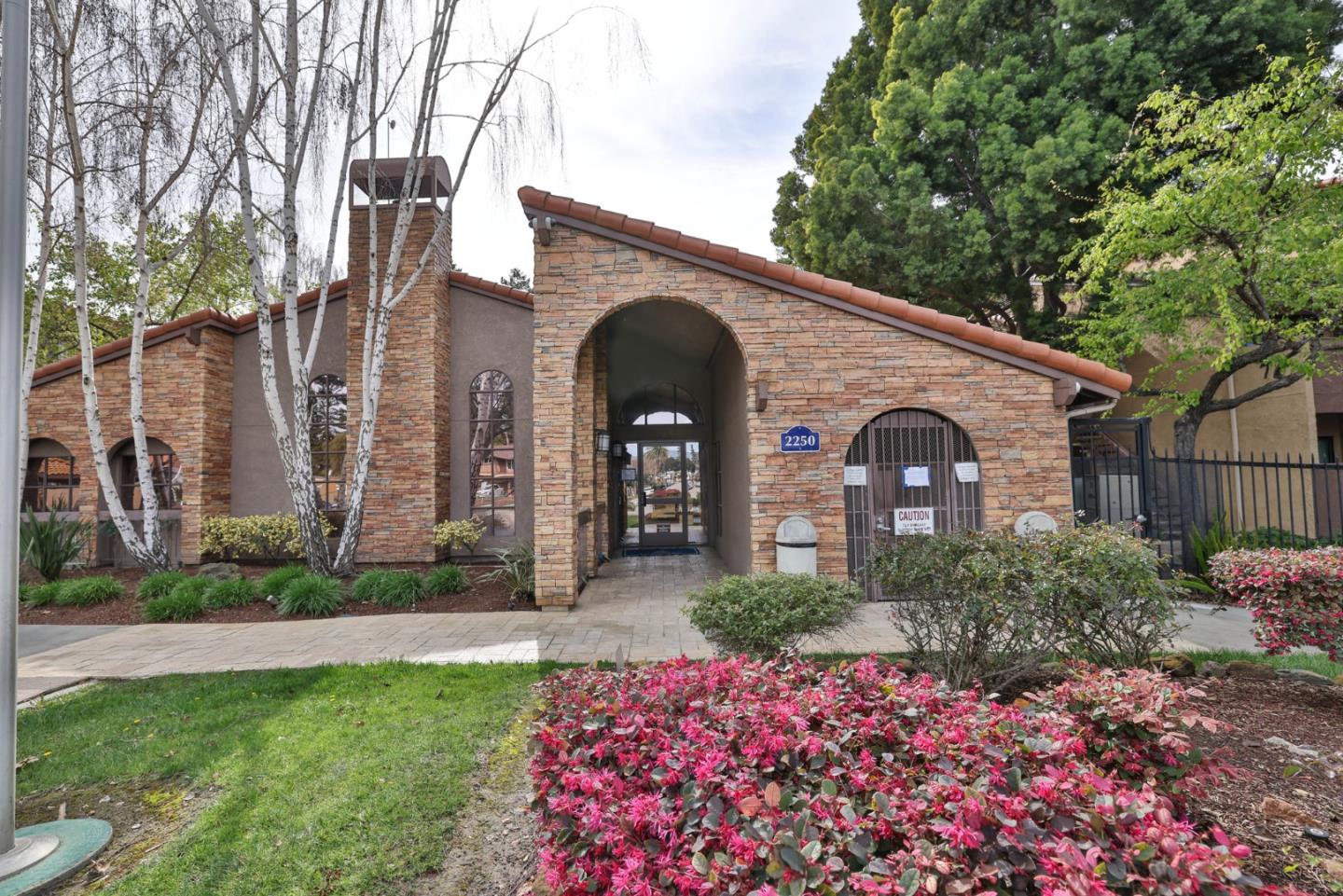 2250 Monroe Street 244