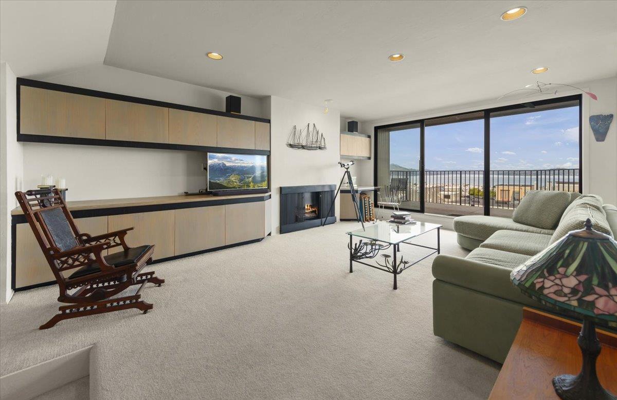 2295 Vallejo Street 408