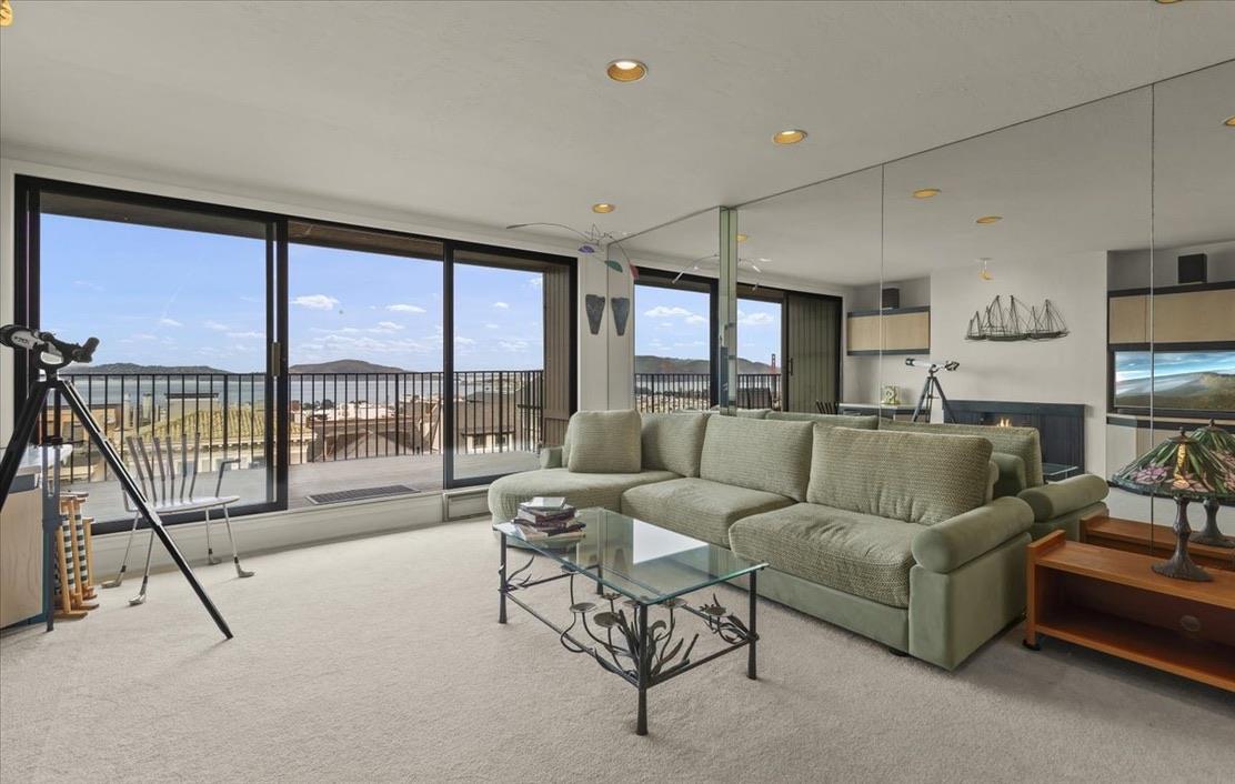 2295 Vallejo Street 408