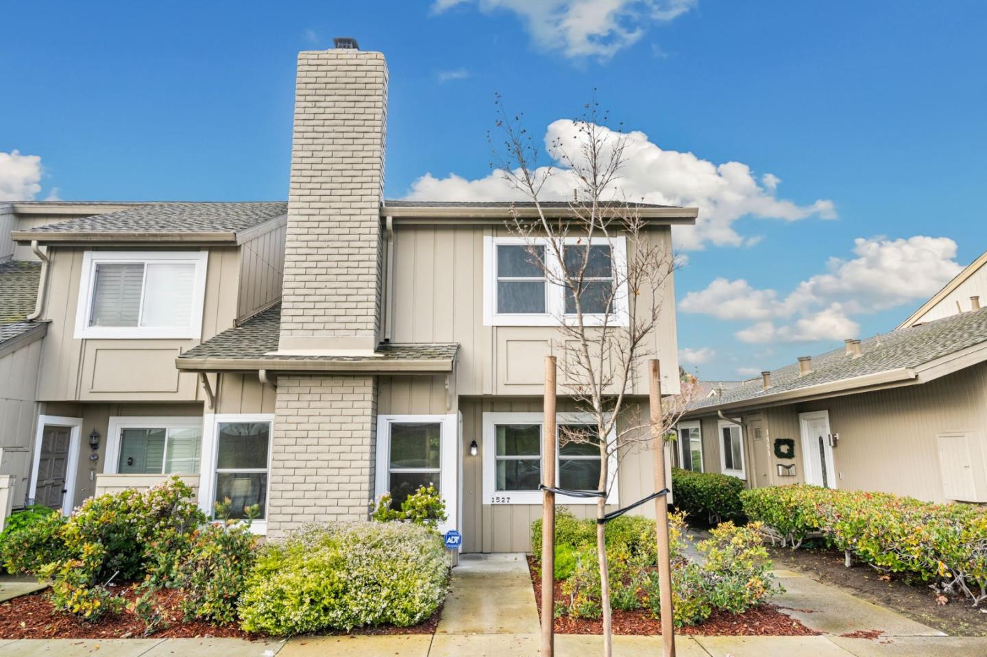 1527 Beach Park Boulevard