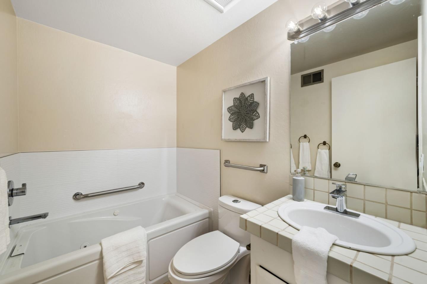 1527 Beach Park Boulevard