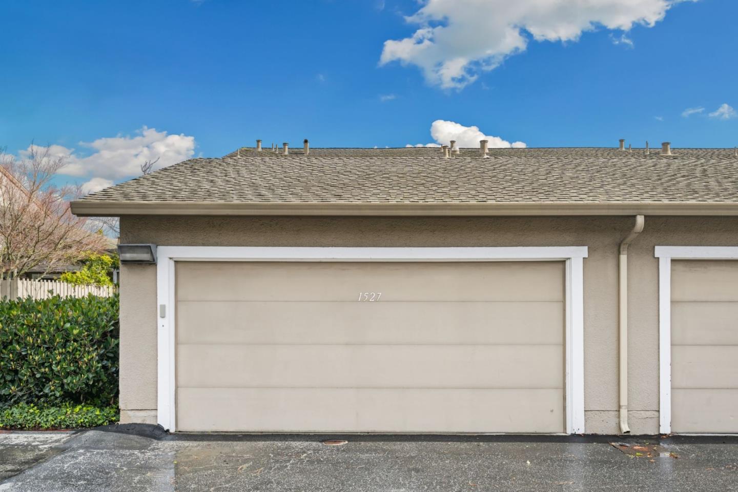 1527 Beach Park Boulevard