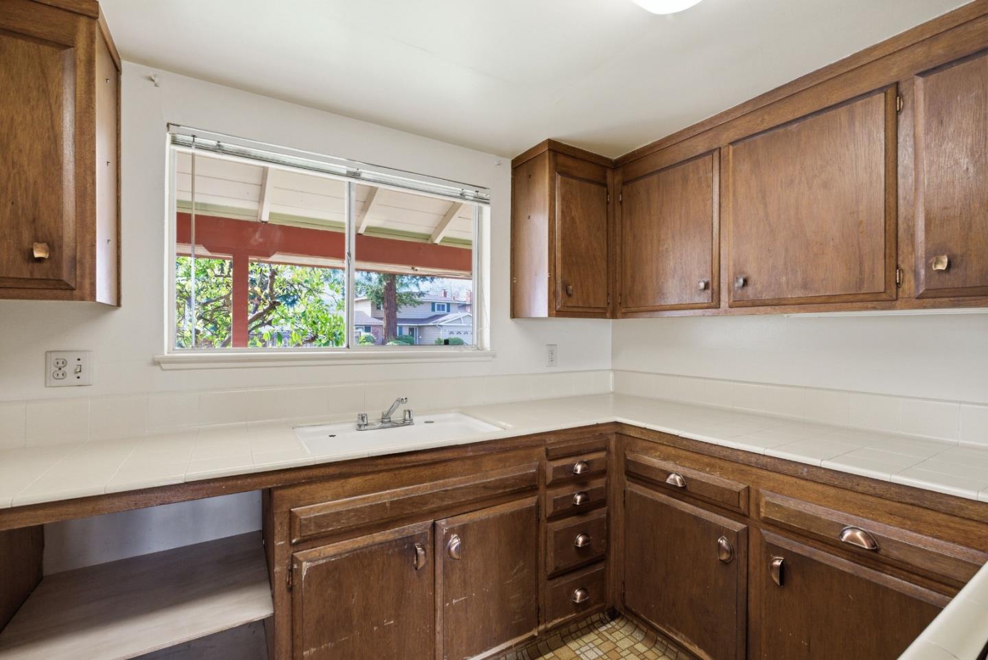 2261 Central Park Drive