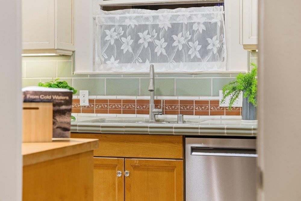 1555 Calaveras Avenue