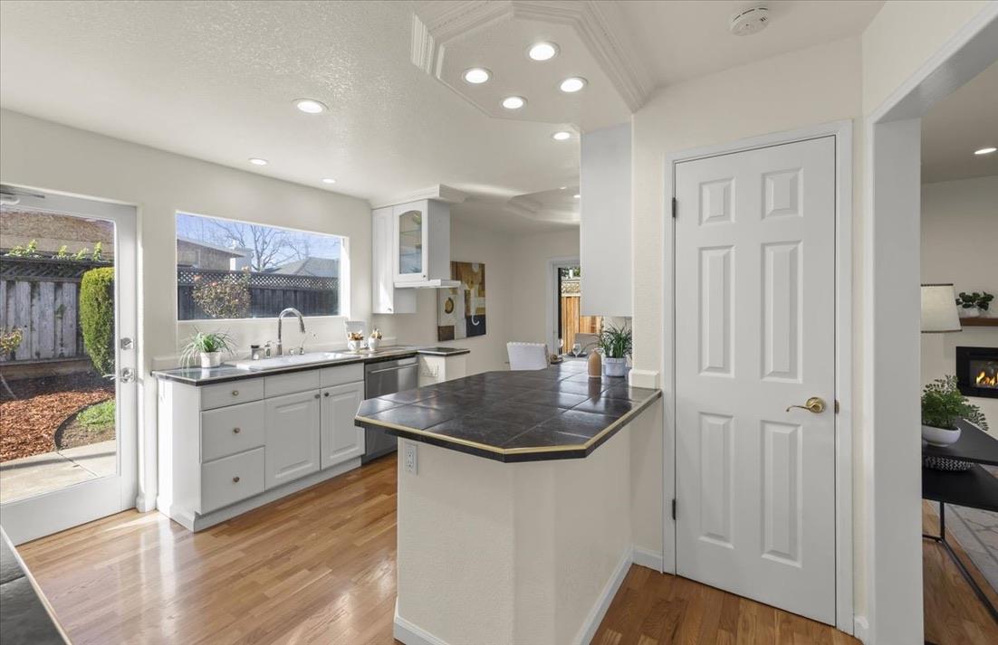 3393 Kathleen Street