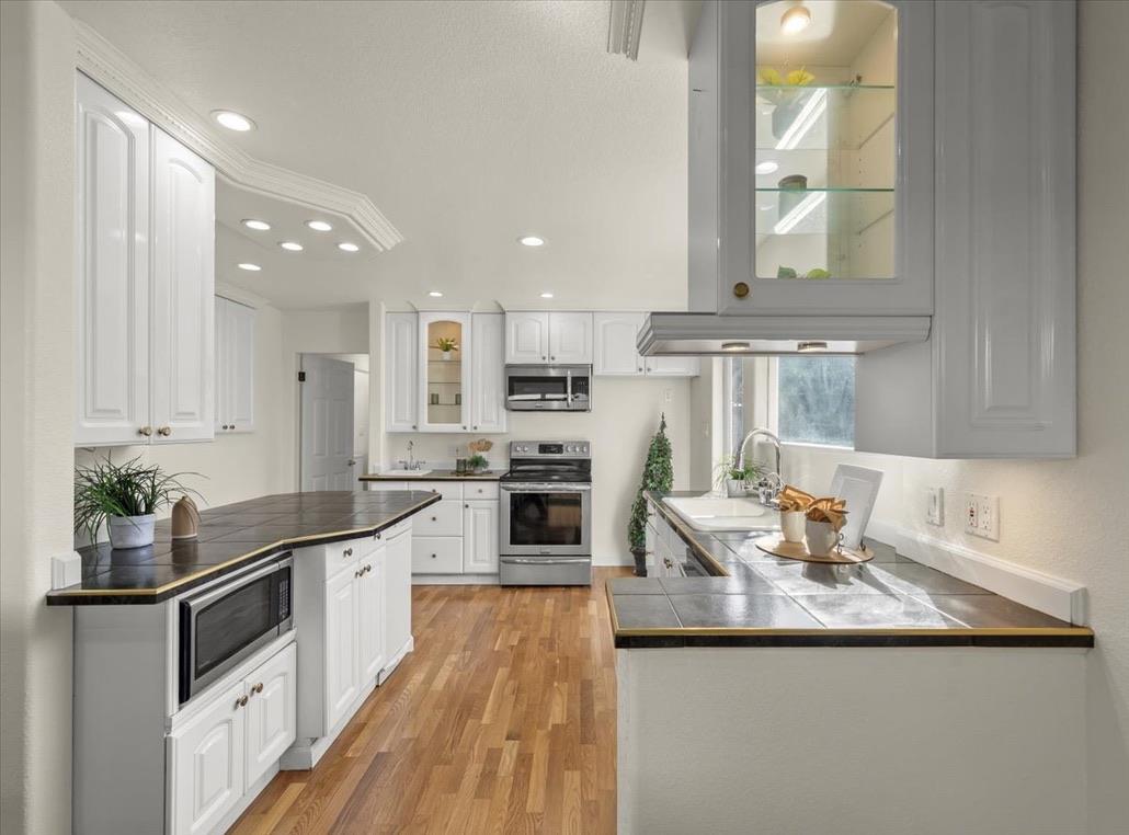 3393 Kathleen Street