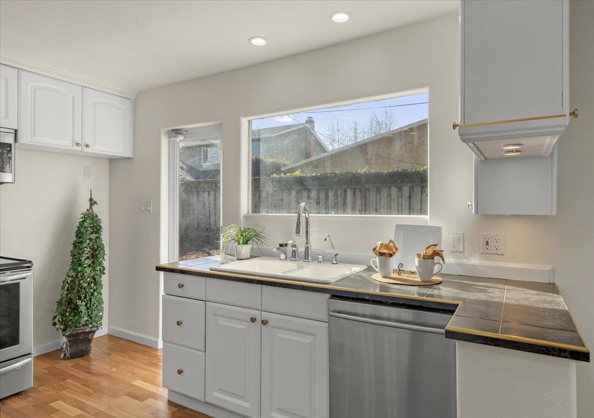 3393 Kathleen Street