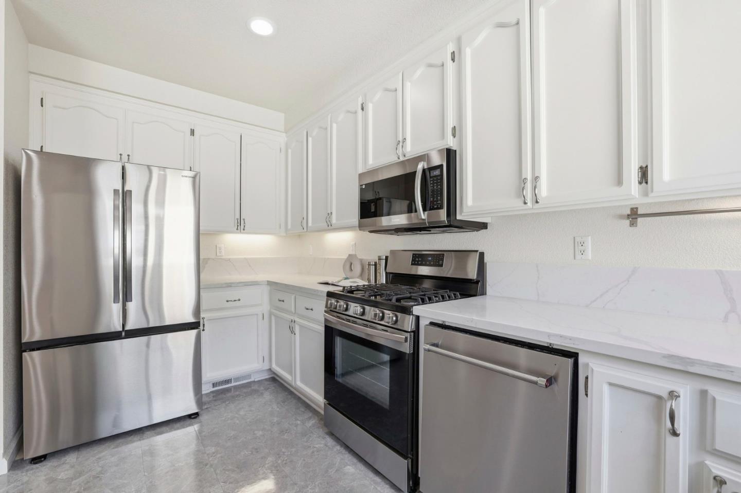 4641 Hampton Falls Place