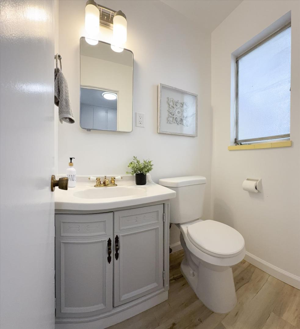 1196 Foothill Street