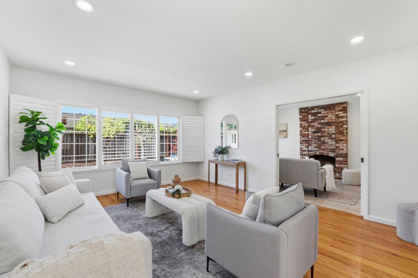 5031 Las Cruces Court