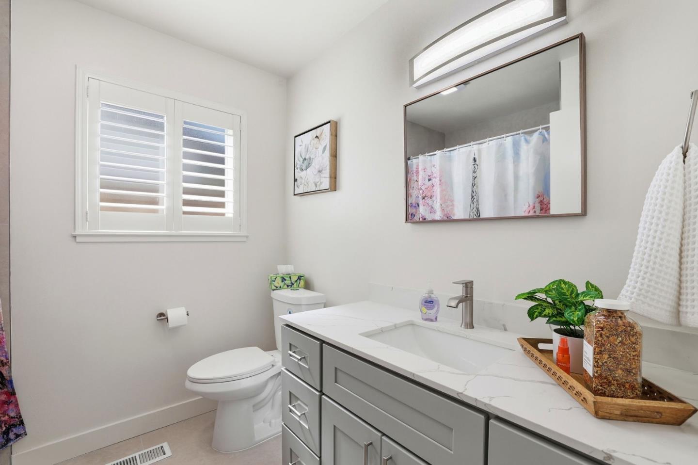 5031 Las Cruces Court