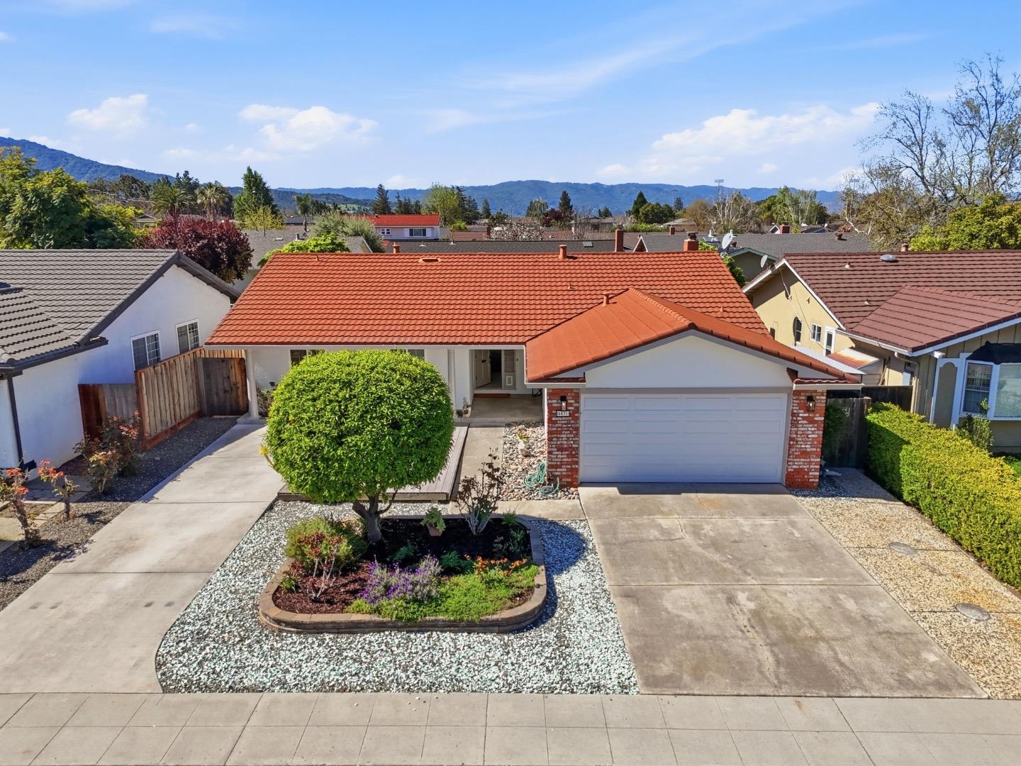 5031 Las Cruces Court